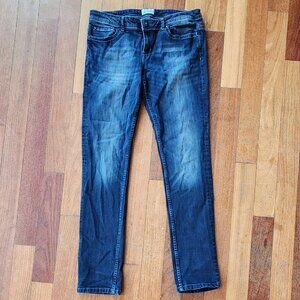 Aeropostale Girls Bayla Medium Faded Wash Skinny Jeans Size 11/12